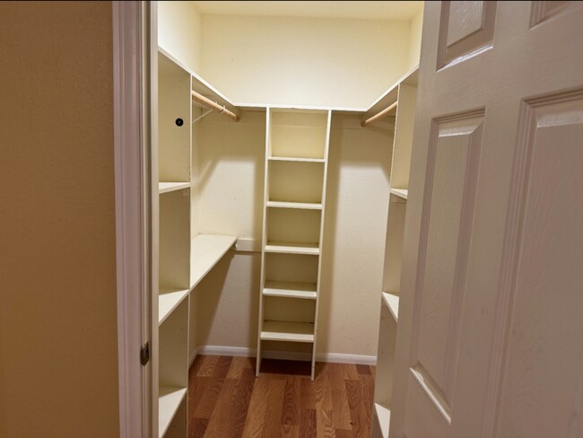 Building Photo - 9000 Underwood Ave