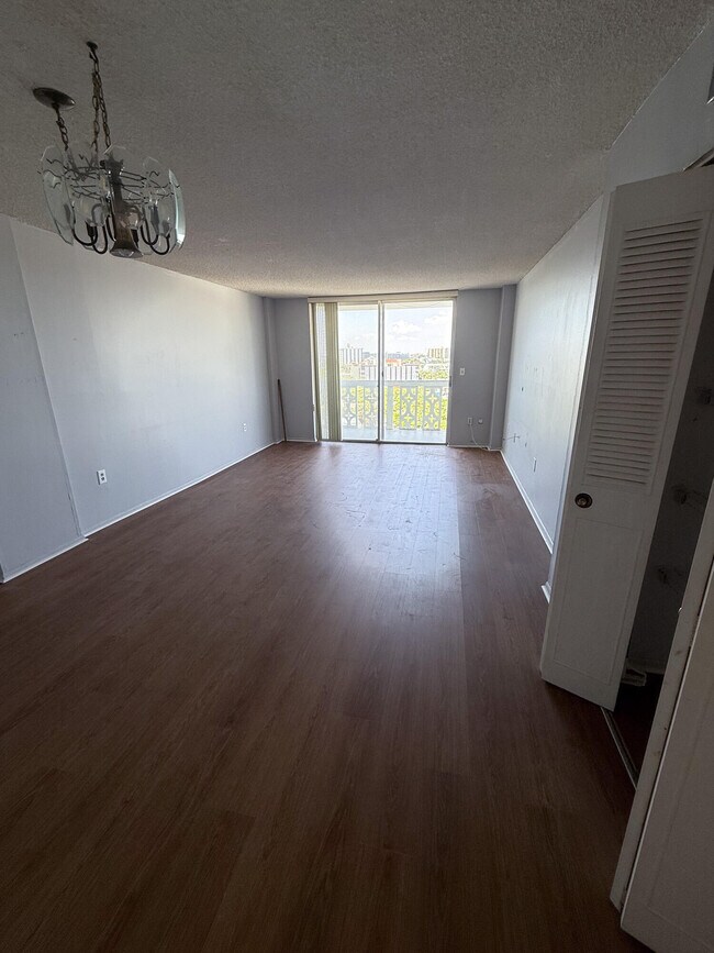 Building Photo - 13155 Ixora Ct