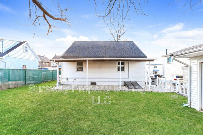 Building Photo - 1097 Richardson Ave