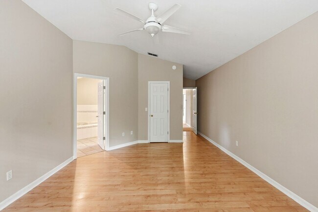 Building Photo - 2902 NW 104th Ct