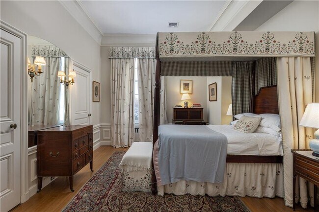 Building Photo - 115 Narragansett Ave