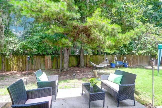 Building Photo - 165 Grand Oaks Dr