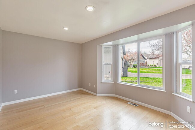 Building Photo - 6405 73rd Ave NE