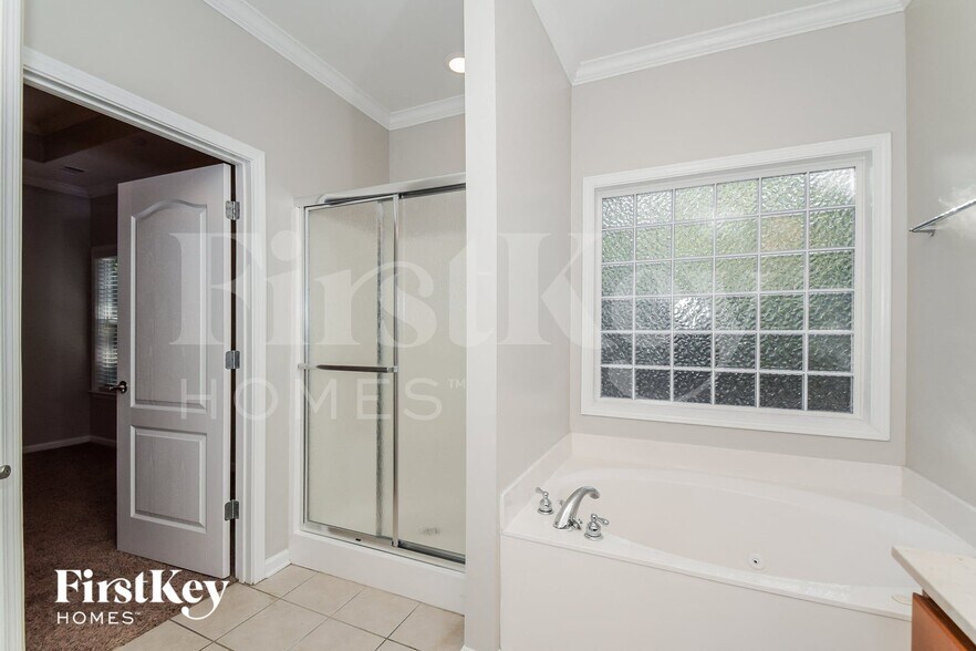Building Photo - 8034 Mary Alice Way