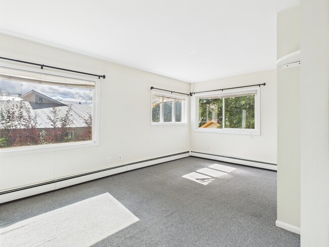 Building Photo - 520 Halvorson Rd