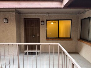 Building Photo - 17 E Ruth Ave