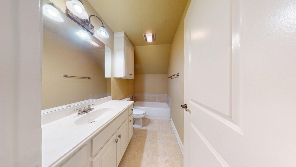 Building Photo - 461 Belmonte Dr