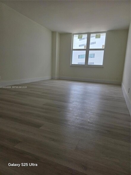 Building Photo - 3725 S Ocean Dr