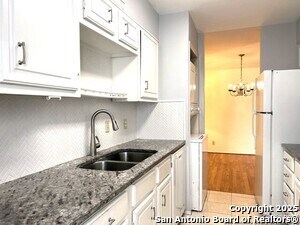 Building Photo - 7834 Broadway St