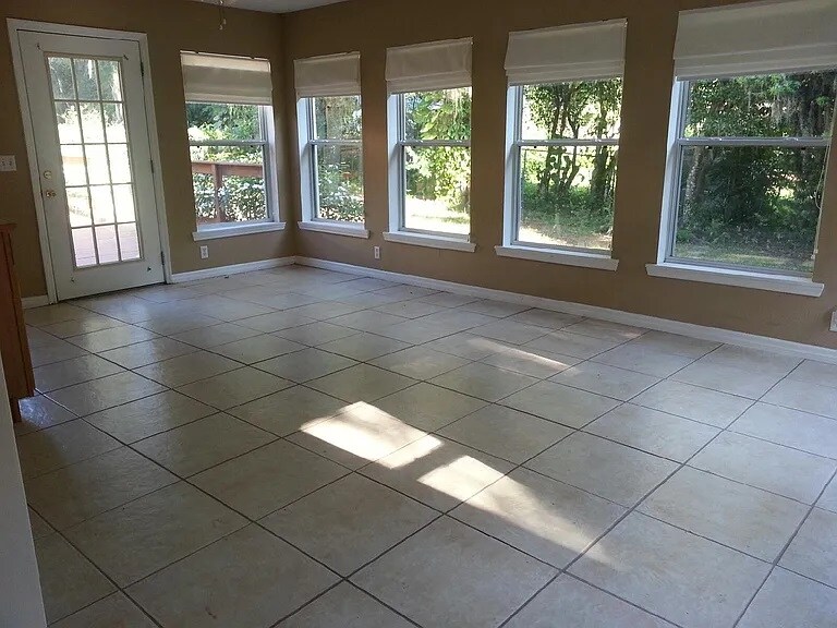 Building Photo - 2456 Broadvue Ave