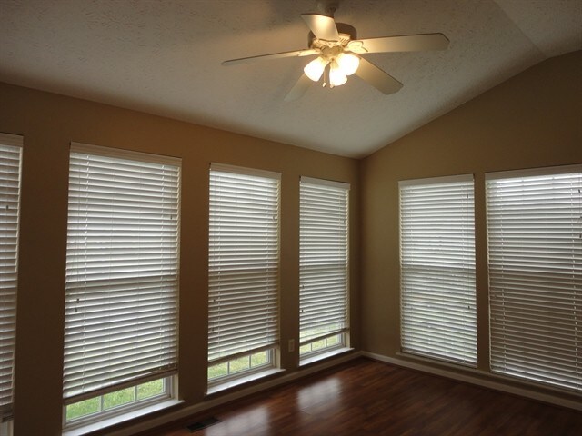 Building Photo - 504 Indian Lake Dr