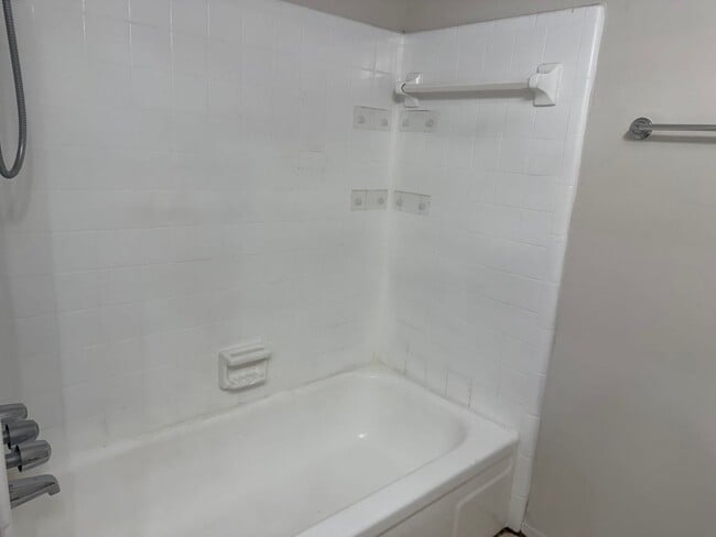 Building Photo - Nice 2/1 locted in Orange Park