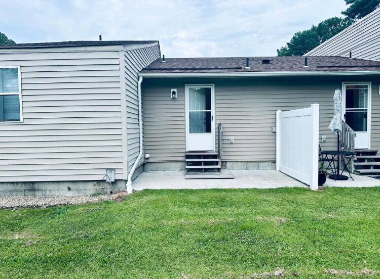 Building Photo - 103 Juniper Ln