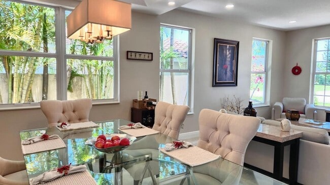 Building Photo - 1851 Corsica Dr