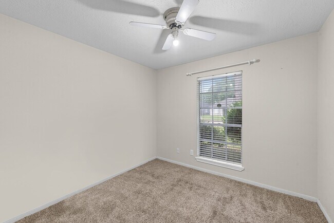 Building Photo - 19403 Bristlestar Dr