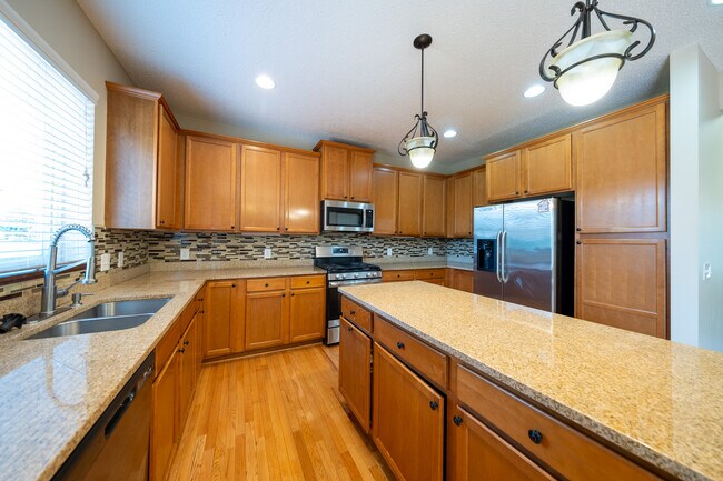Building Photo - 16549 Dodd Ln