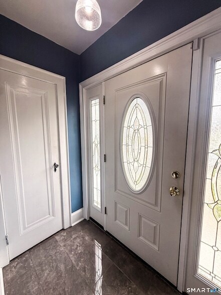 Building Photo - 38 Grandview Ave