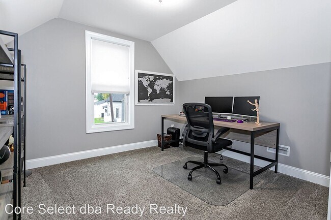 Building Photo - 3 br, 2 bath House - 349 S Chillicothe St