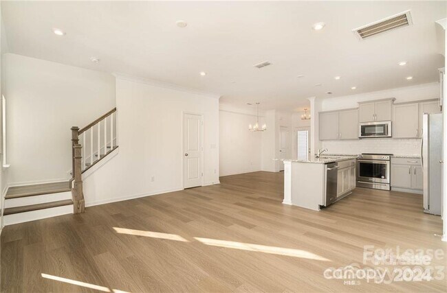 Building Photo - 1816 Saint Louis Aly NW