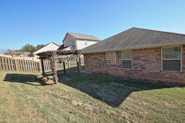 Building Photo - 349 Dovington Dr