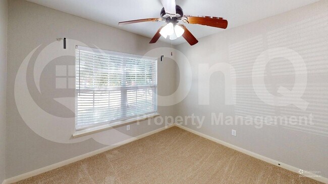 Building Photo - 10012 Quail Glen Dr