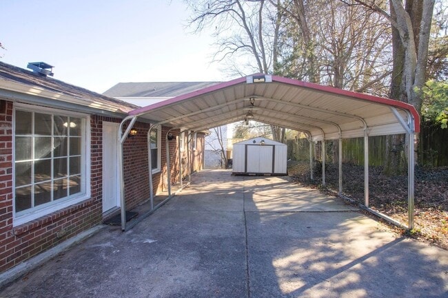 Building Photo - 5100 Colemont Dr