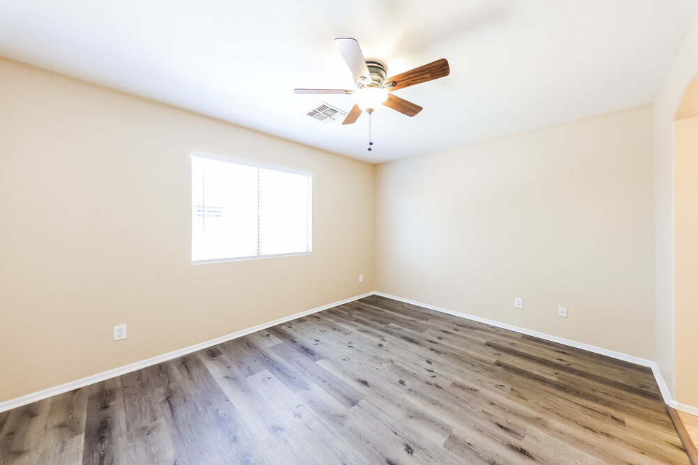 Building Photo - 10653 W Poinsettia Dr