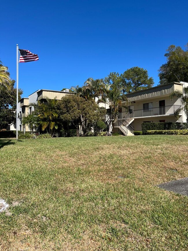 Building Photo - 3300 Fox Chase Cir