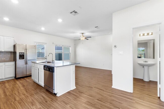 Building Photo - 189 Andross Ln