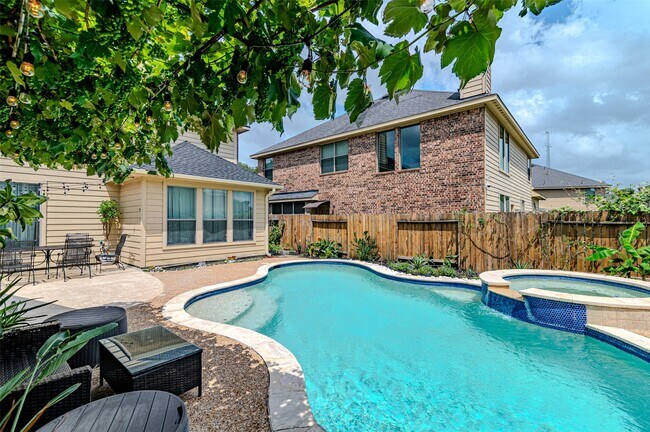 Building Photo - 6219 St Rosalia Dr