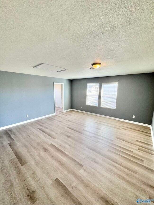 Building Photo - 207 Millbury Ct