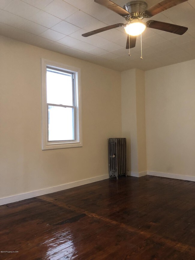 Building Photo - 257 Kidder St