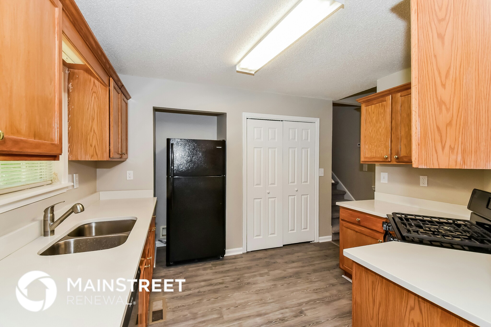 Building Photo - 522 Willow Creek Dr