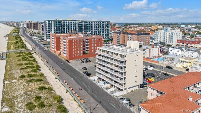 Building Photo - 250 Shore Rd