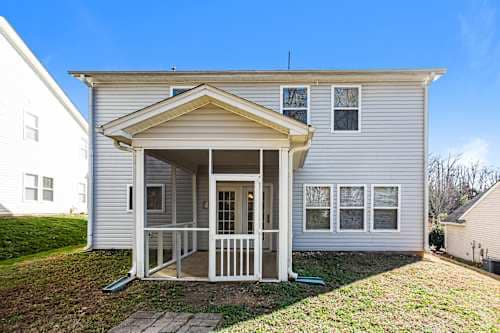 Building Photo - 14018 Riding Hill Ave