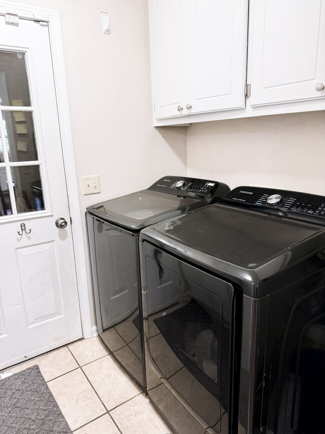 Building Photo - 30 Sweet Gum Ln