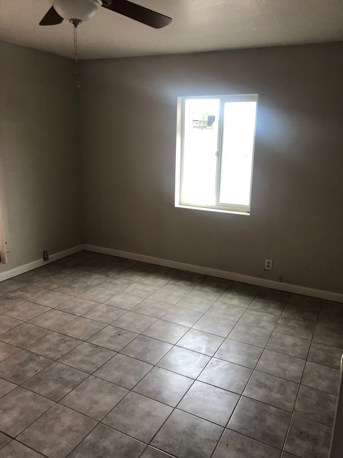 Building Photo - 4828 S 35th Dr