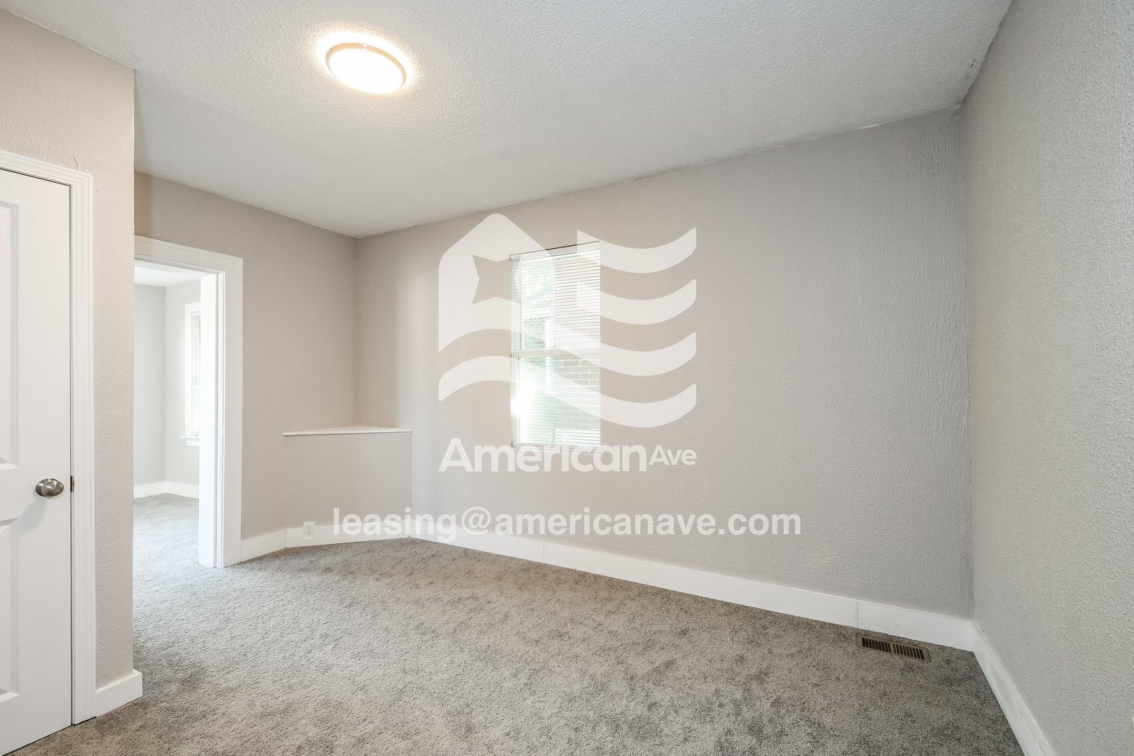 Building Photo - 1939 Chippewa St