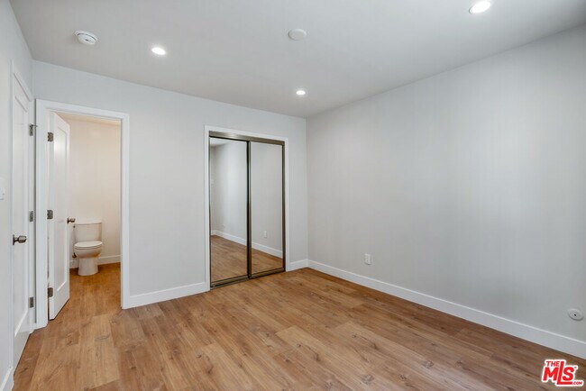 Building Photo - 2232 W 24th St