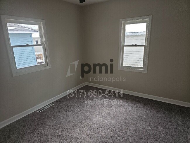 Building Photo - 303 S Fleming St