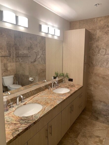 Building Photo - 7117 E Rancho Vista Dr