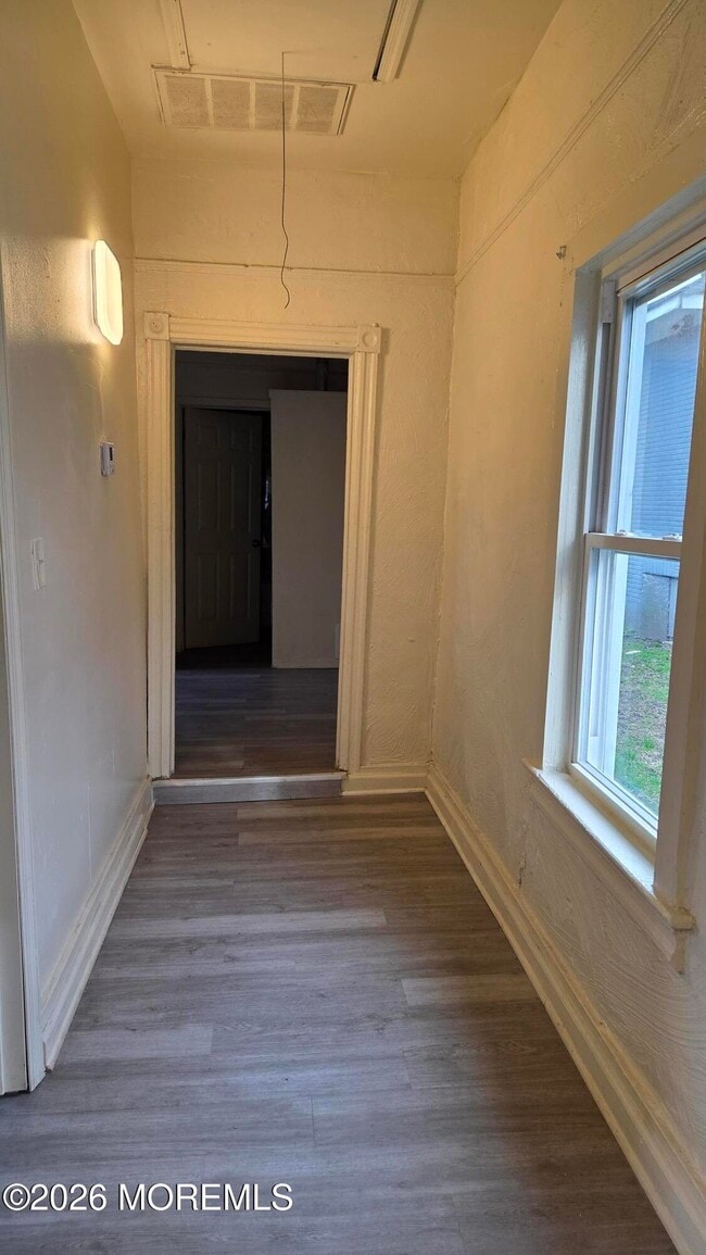 Building Photo - 44 Borden Ave