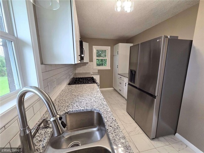 Building Photo - 3311 Interlachen Dr NE