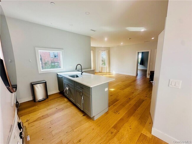 Building Photo - 56 Wildey St