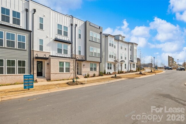 Building Photo - 7216 Westrow Ave