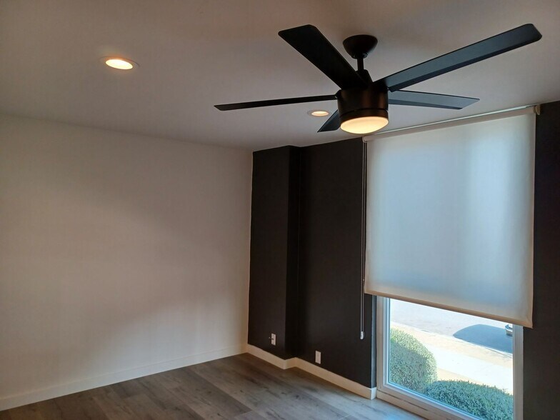 Building Photo - 7347 Haskell Ave