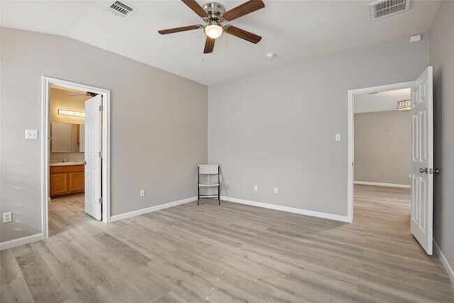 Building Photo - 4937 Hartson