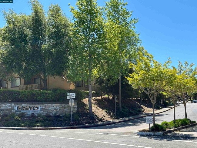 Building Photo - 161 Tuscany Ct