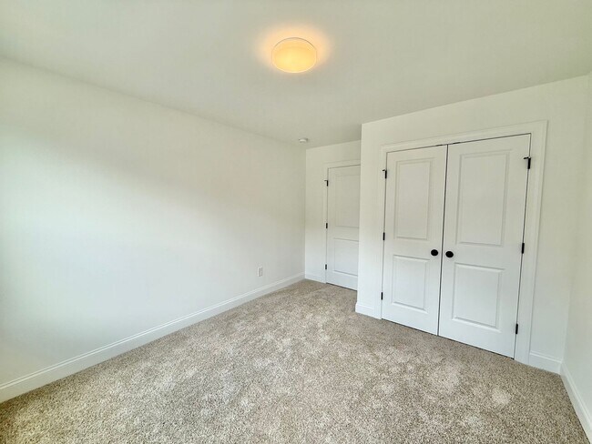 Building Photo - Newly Built 4BD, 3.5BA Northeast Raleigh T...