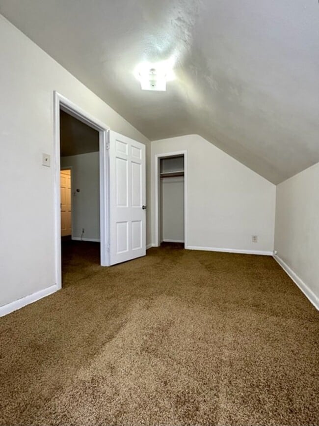 Building Photo - 1017 N Webster Ave